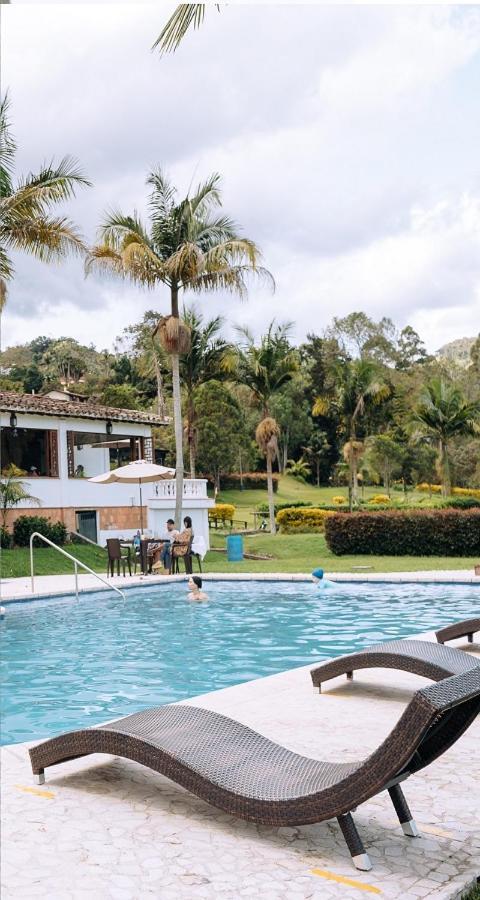 Club Campestre Hacienda Fizebad Hotel El Retiro  Exterior foto